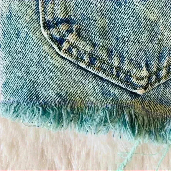 Vintage Vintage Turquoise Tinted High Waisted “Mom” Distress Cutoff Jean Shorts - Picture 10 of 12